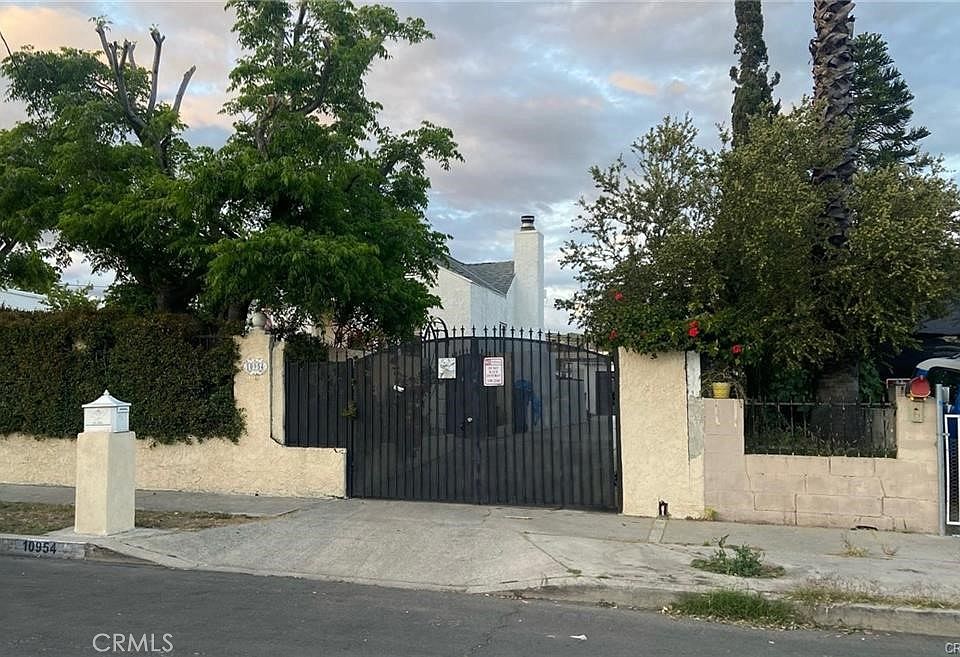 1st image of 10954 Herrick Ave