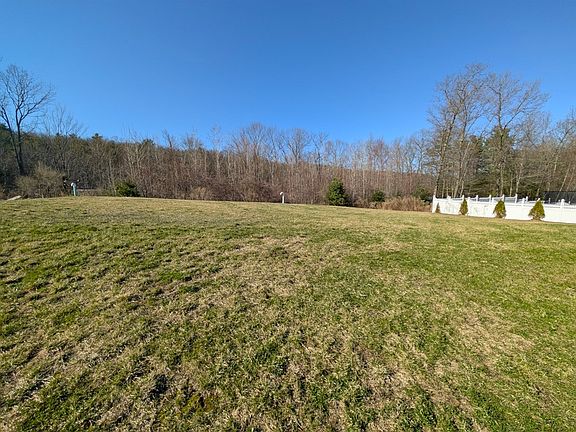 2nd image of 39 Hycrest Rd