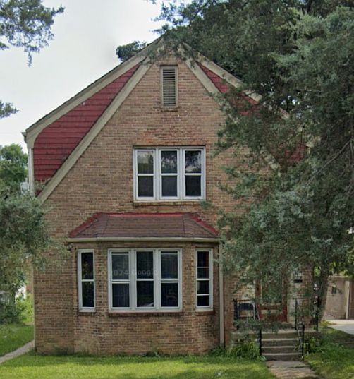 1st image of 3811 W Capitol Dr