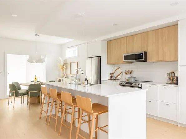 3450 Whittier Ave #Townhouse 10, Saanich, BC V8Z 3R2