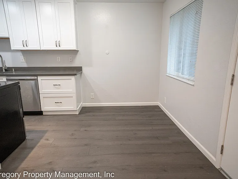 1815 Central Ave #202 — Photo 7