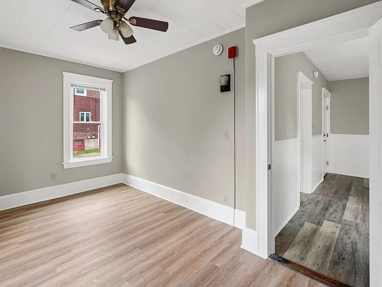 425 Wood Ave #427 — Photo 11