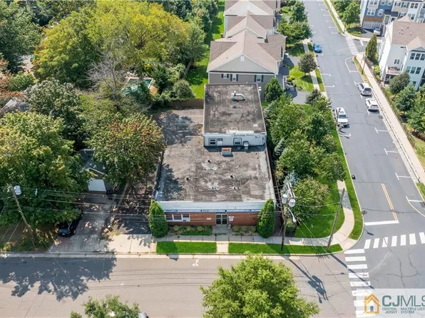 810 N 2nd Ave, Highland Park, NJ 08904