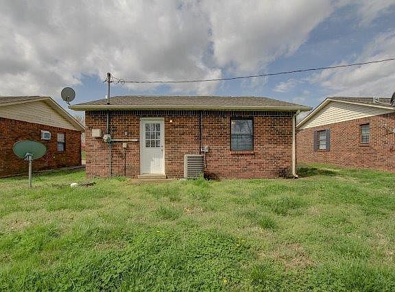 5th image of 404 Thompsonville Ln APT 16