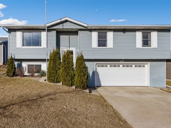 3612 King Dr SW, Cedar Rapids, IA 52404