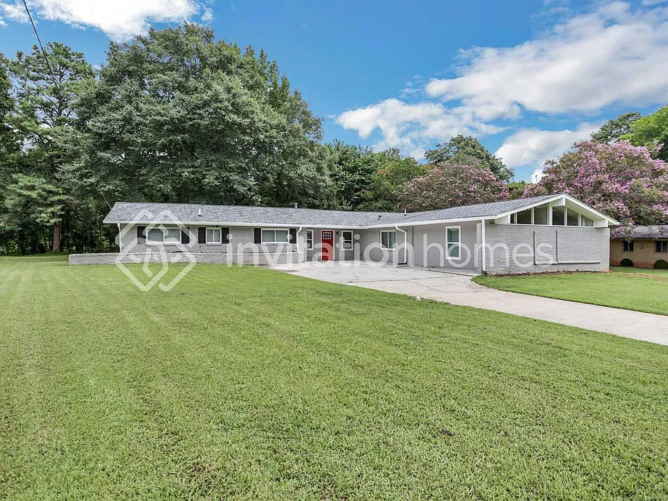 2557 Kings Park Cir