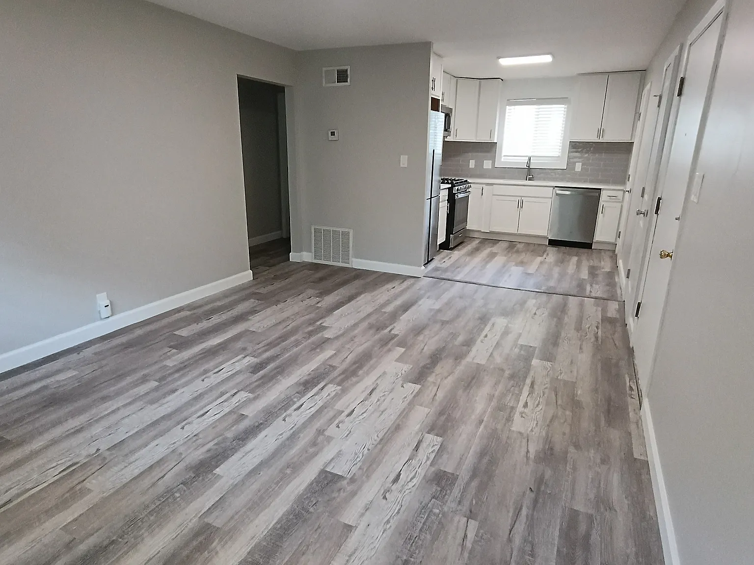 2 bed, 700 sqft, $1,200 — Photo 1