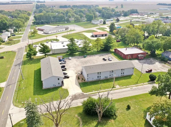 260 N Washington St, Warrensburg, IL 62573
