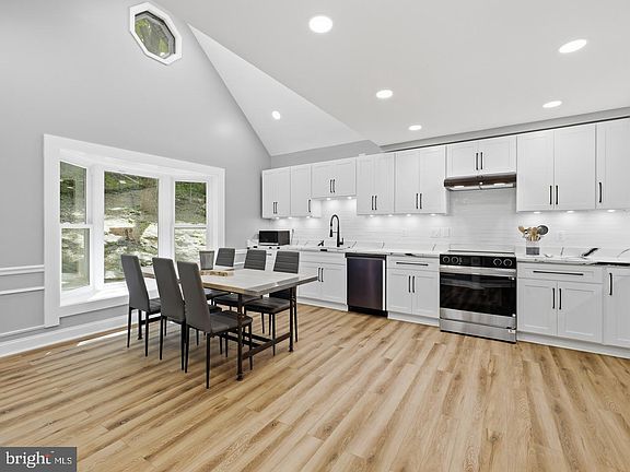 3rd image of 10611 Rum Springs Rd