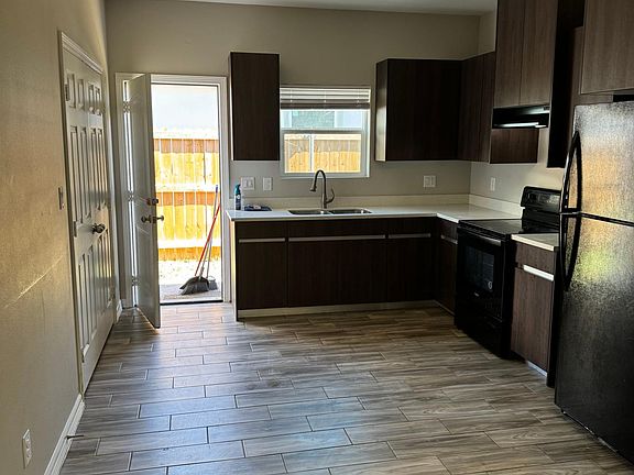 2nd image of 1005 W Kohala Ave #2