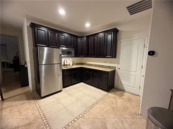 7296 Spring Flower Ave #B, Las Vegas, NV 89117