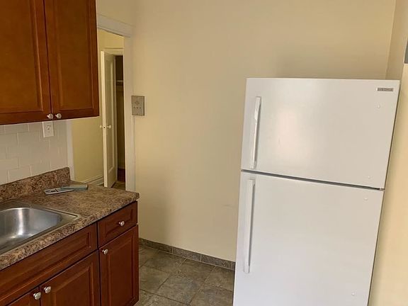 3rd image of 3091 44th St APT 3