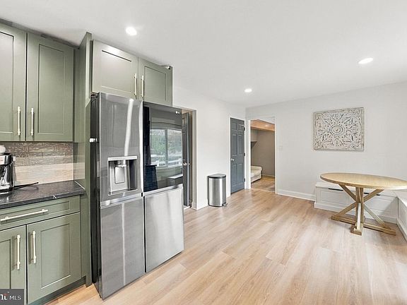 5th image of 2481 Sylvan Ave