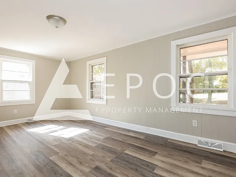 1308 Madison St — Photo 12
