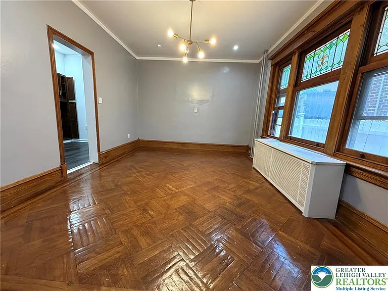 216 S 14th St — Photo 4