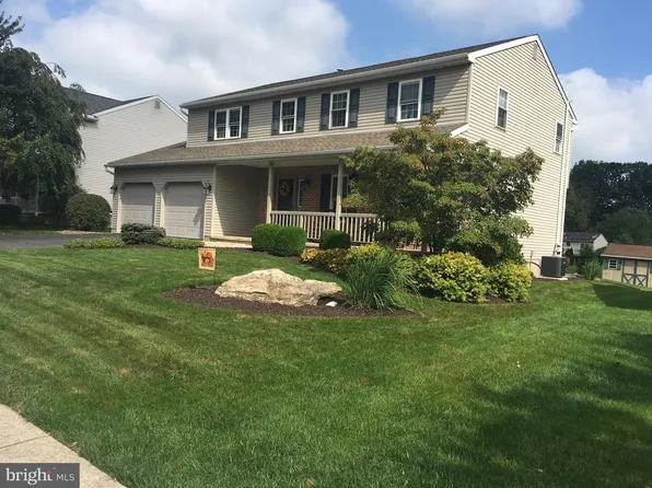 322 Carriage Dr, Wernersville, PA 19565