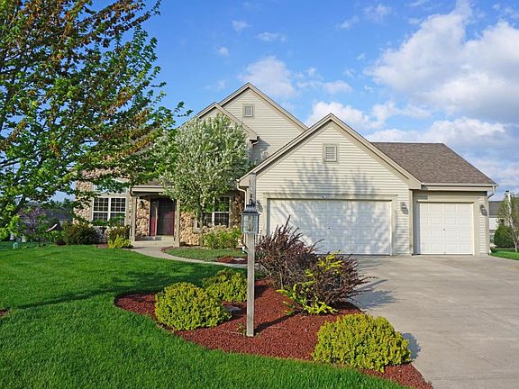 2nd image of W234N7650 Grey Moss Ct