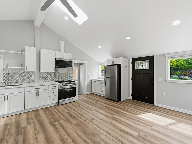 8717 16th Ave SW — Photo 6