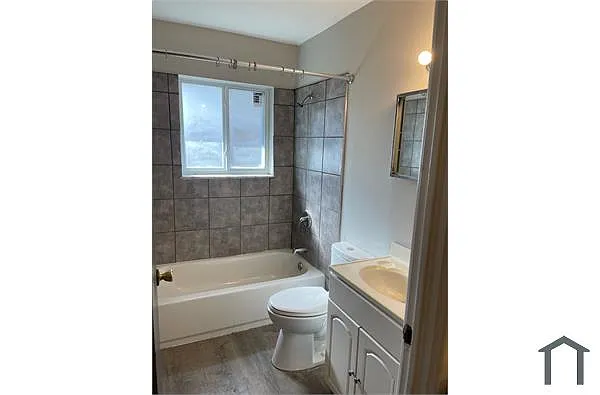Building Photo - 10057 Toelle Ln #K
