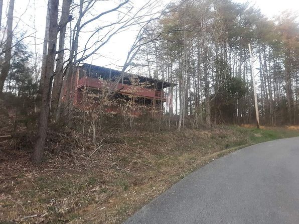 4 Spring Creek Rd