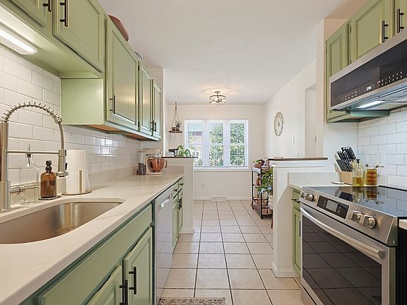 4th image of 212 Laurelwood Dr #212