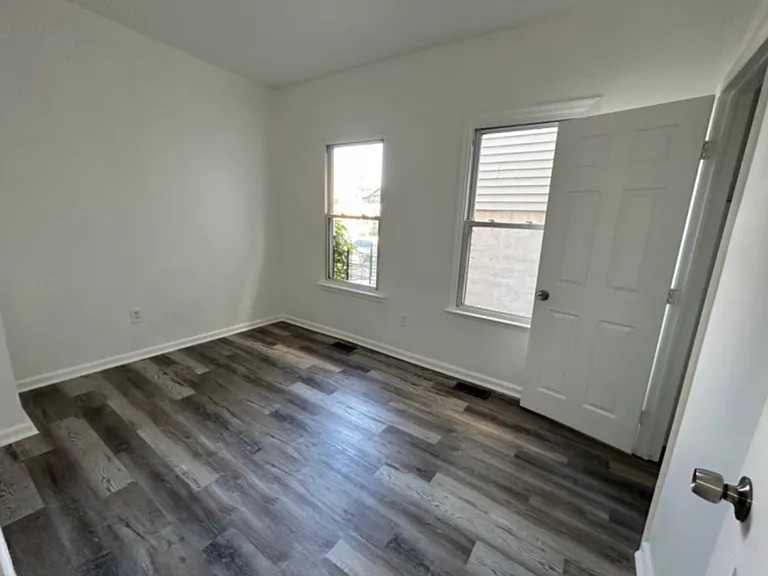 61 Kent St #A — Photo 4