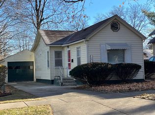 13 S Du Bois Ave, Elgin, IL 60123