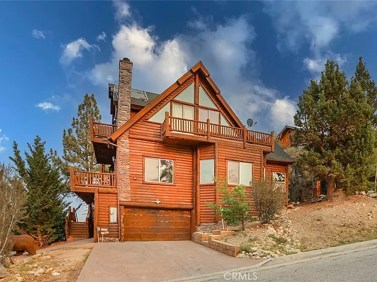 351 Glenwood Dr — Photo 1