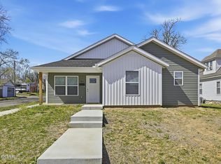402 N Jackson Ave, Joplin, MO 64801