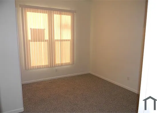 136 N Calaveras St — Photo 10