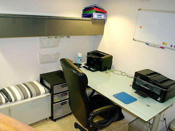 1st den  area