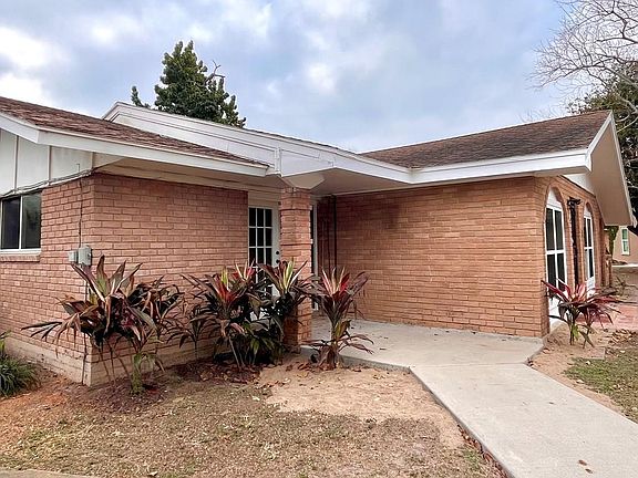 2nd image of 6 Country Club Rd