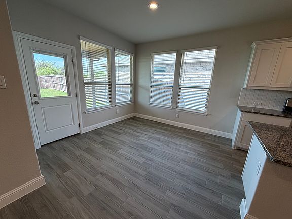 5th image of 1117 Presidio Ln