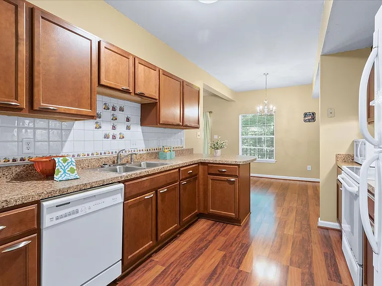 5403 Sasha Ct — Photo 9