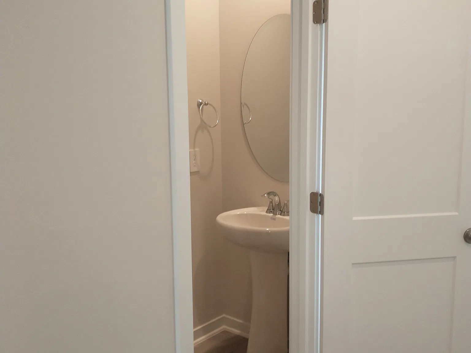 3 bed, 1600 sqft, $2,000 — Photo 3