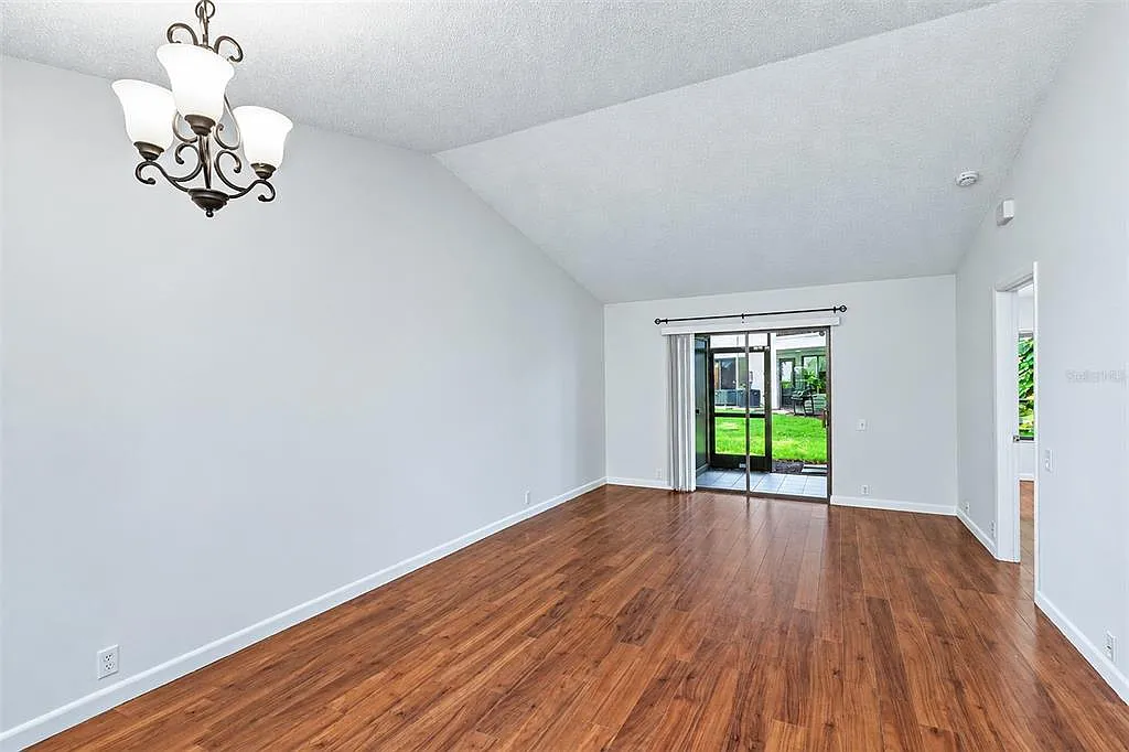 2 bed, 2.0 bath, 1143 sqft, $2,350 — Photo 2