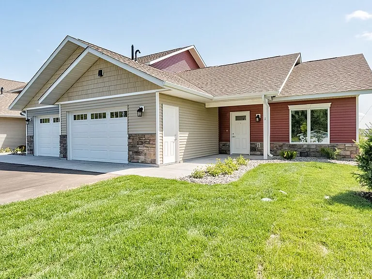 14306 Forest Dr — Photo 8