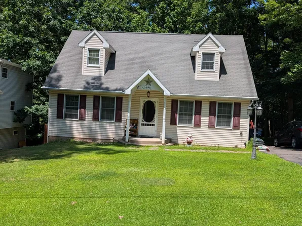 274 Snow Valley Dr, Drums, PA 18222