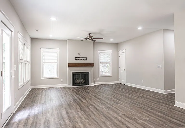 643 Lilac Ln — Photo 7