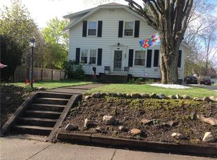1042 Sunset Dr, Alliance, OH