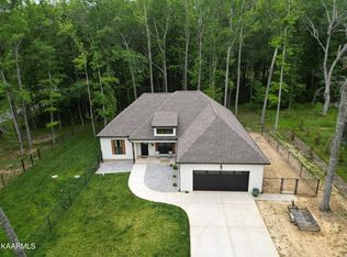 27 Sharon Dr, Manchester, TN 37355