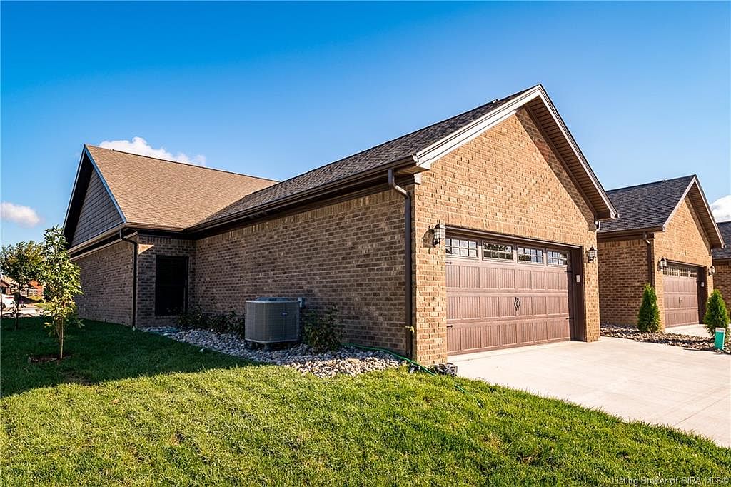 919 Glenwood Gardens Drive, Sellersburg, IN 47172 MLS 2021012312