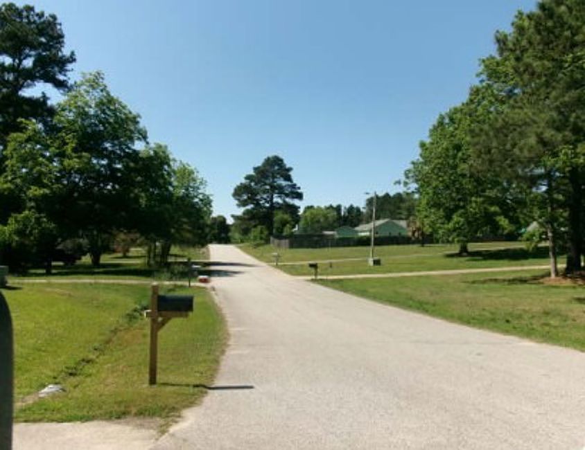 Exterior Neighborhood (street photo)