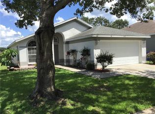 619 Sand Ridge Dr, Valrico, FL 33594