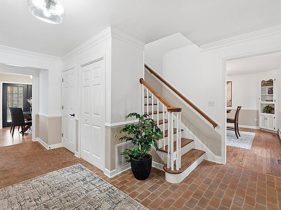 5th image of 4867 Hunting Hills Dr