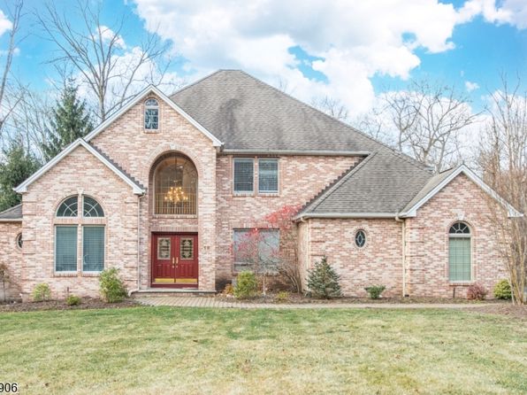 16 Indian Hill Rd
