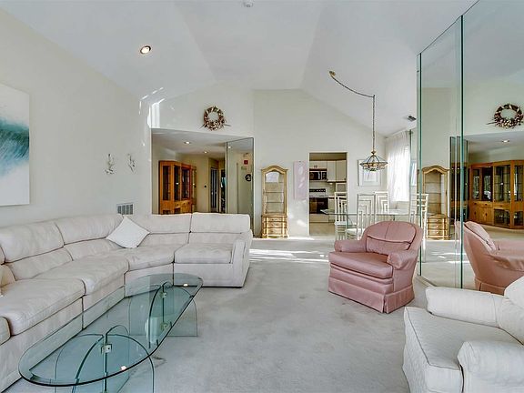 4th image of 359 Seabreeze Ct