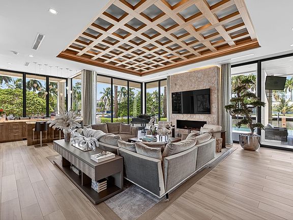 4th image of 1 Royal Palm Drive
