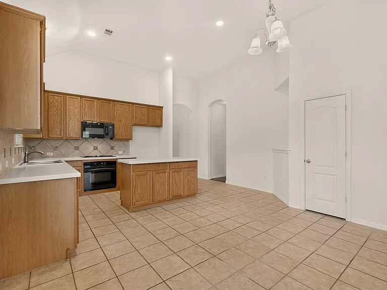 6808 Mason Dr — Photo 8