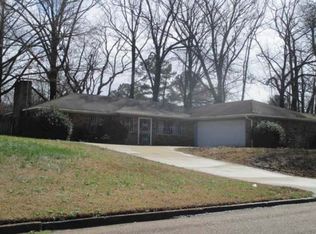2156 Thousand Oaks Dr, Jackson, MS 39212